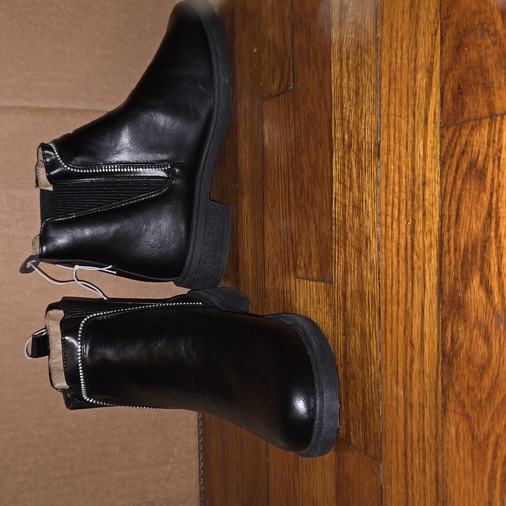 Regazza Ankle Boots in Size 7